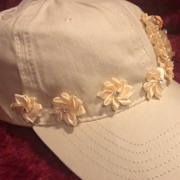 Khaki Sand Floral Lace - Picture 4 of 6